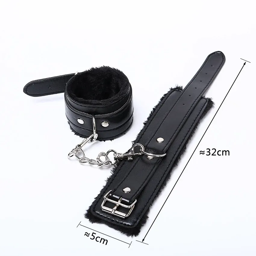 Menotttes sexy BDSM intérieur fourrure plus fouet en cuir pour jeu érotique en couple